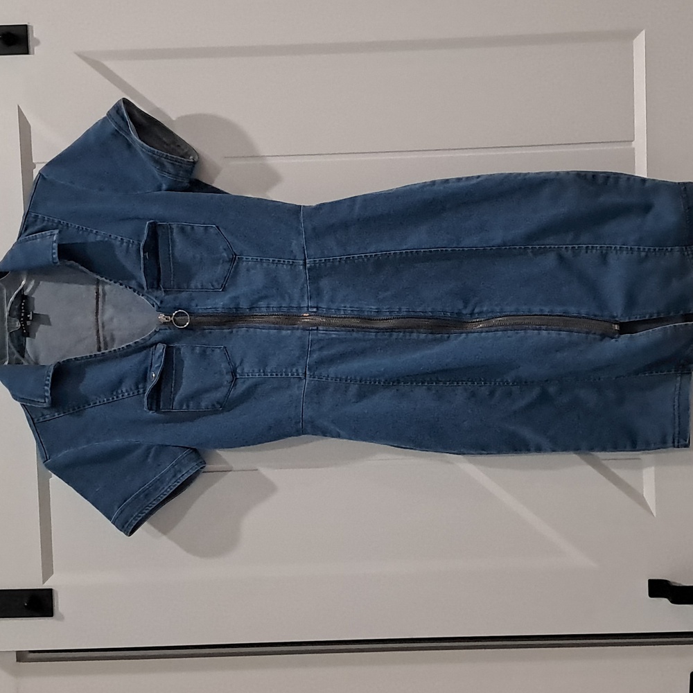 NWOT ZIP UP DENIM DRESS
